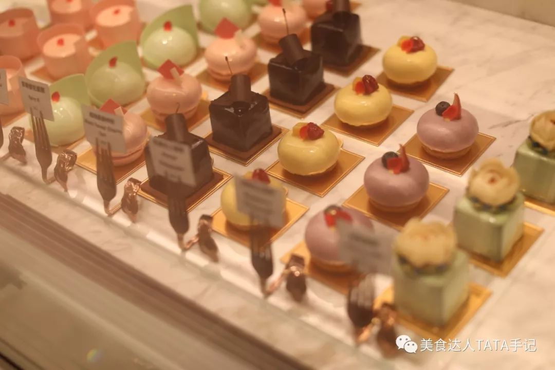 一不留神就掉进坑里,一不留神就会掉进一个大坑