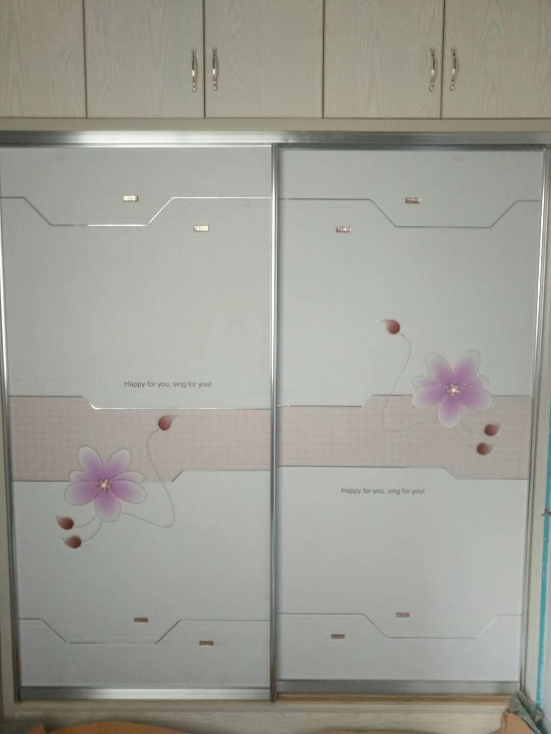 卧室衣柜推拉门和平开门谁更实惠,衣柜推拉门用什么材质好用又实惠