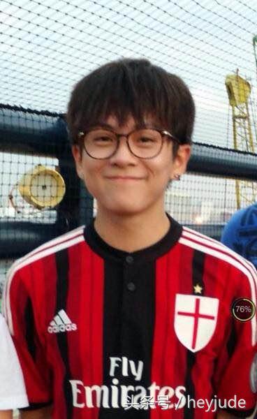 ac米兰粉丝数,ac米兰死忠球迷图像