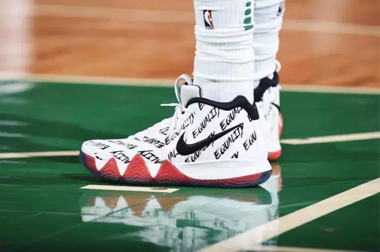 看欧文打球的反应,看到了欧文的影子