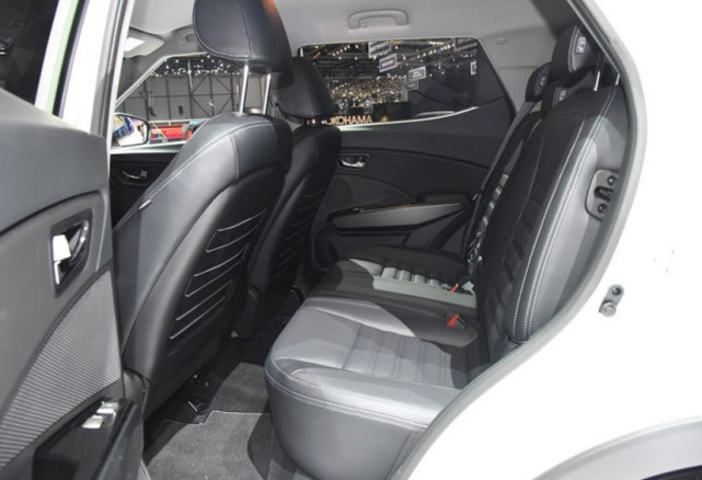 不容小觑的韩系新车，纯进口+全时四驱，卖12万让博越VV5难卖