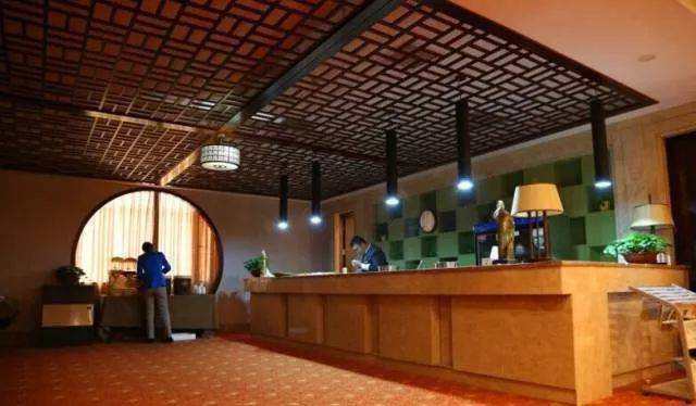 临朐揽翠湖温泉度假村跟团游,临朐温泉揽翠湖旁边酒店