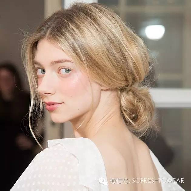 流行穿什么红色婚纱结婚好看,2020最流行的婚礼婚纱款式