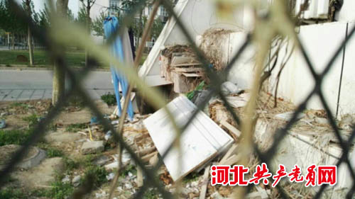 垃圾围困“象牙塔”衡水卫生学校门前缘何不卫生