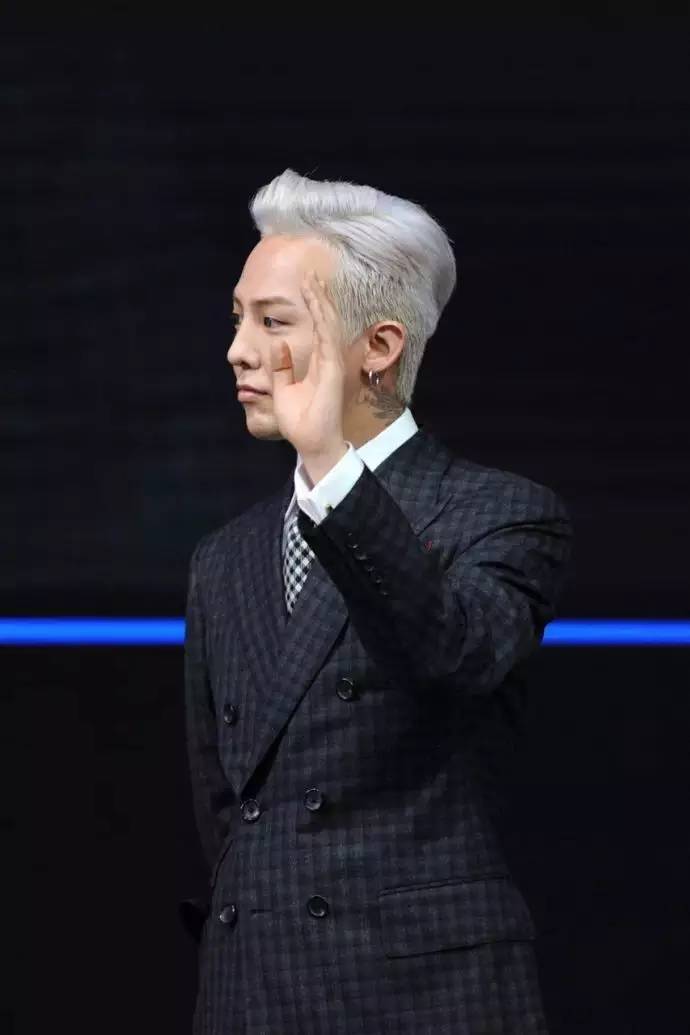 Mr.Why的朋友圈被车展刷屏了（上次欠了你们的老公权志龙，多图慎点）