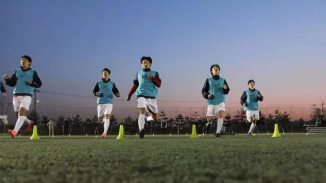 足球毕业季视频,毕业季不说再见字体