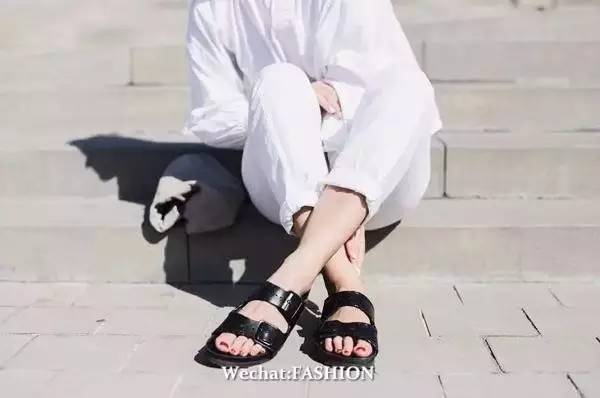 韩星最爱穿的凉鞋竟然是它！