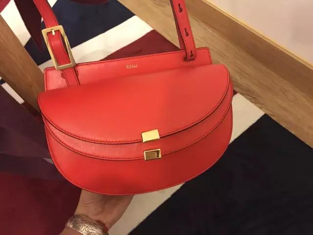 撞包也要背？这些热门包包受欢迎是有原因的