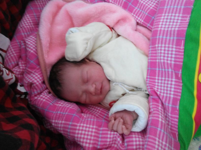 38周左枕横位羊水偏少能顺产,羊水偏少生下来的宝宝正常吗