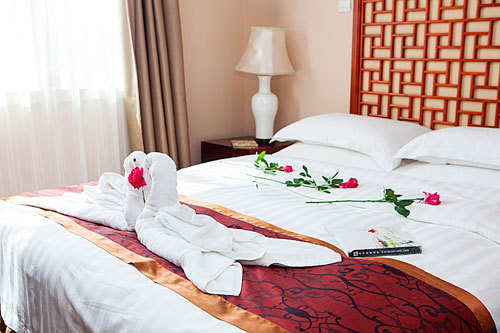 我想跟你发生更多的关系,你却说城里太闹!