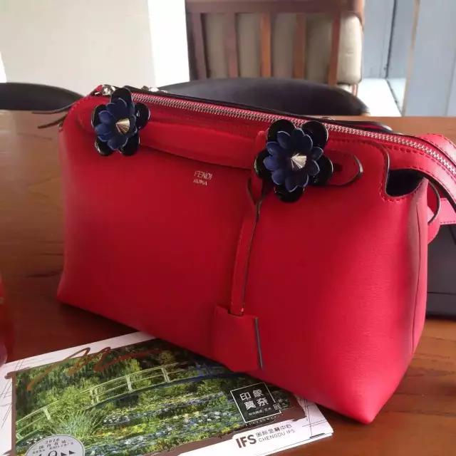 撞包也要背？这些热门包包受欢迎是有原因的