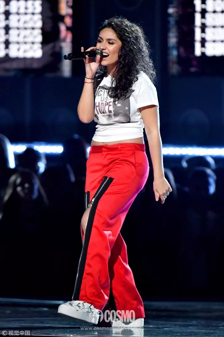 ladygaga和蕾哈娜谁更火,rihanna蕾哈娜和ladygaga