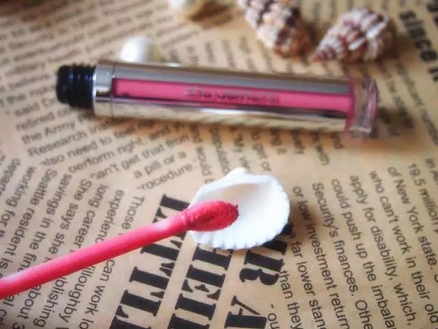 中年人基础化妆的正确步骤,90后女生经典打扮