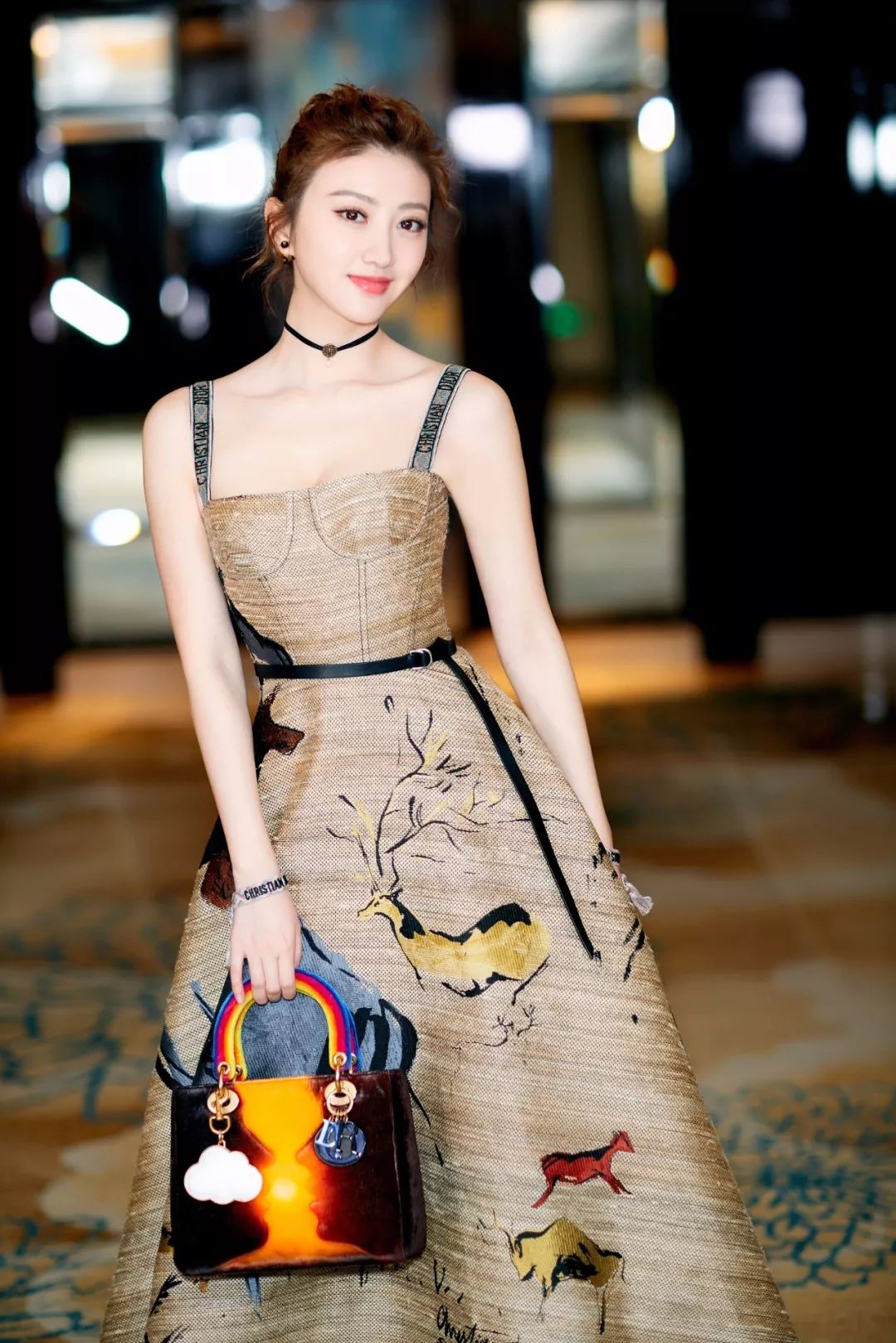 岁末趴体有点多，我该穿什么碾压全场？