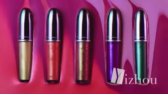 日日这口红也太美了吧！年会我也要这么涂