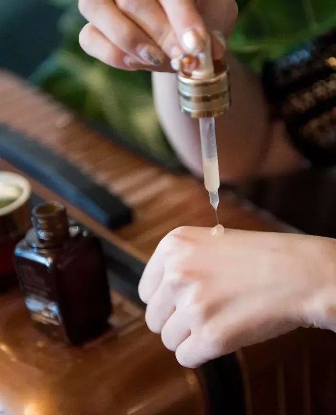 送的礼物从来就不会让人失望,送礼物的人不重要