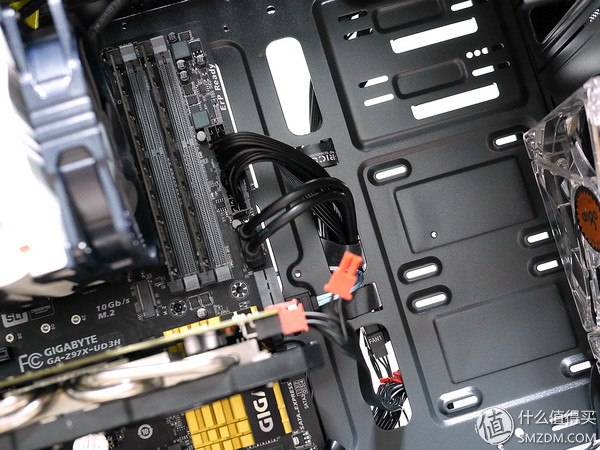 小升级爱国者发现机箱电源、Kingston金士顿HyperX240G硬盘、XFX讯景R9370装机实战