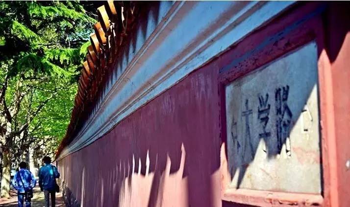 这家酒店复古而优雅,这家酒店科技感满满