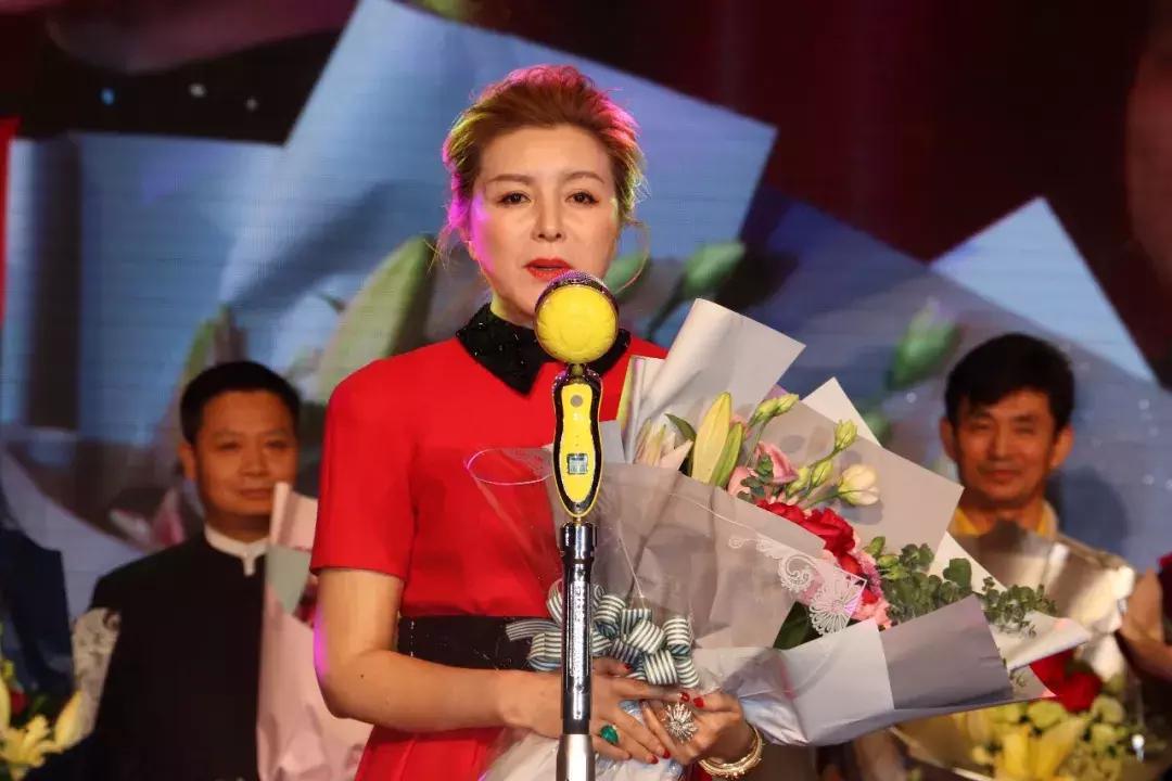 大佟小议现场:美业最豪大舅哥!巨邦国际十九岁生日答谢会召开