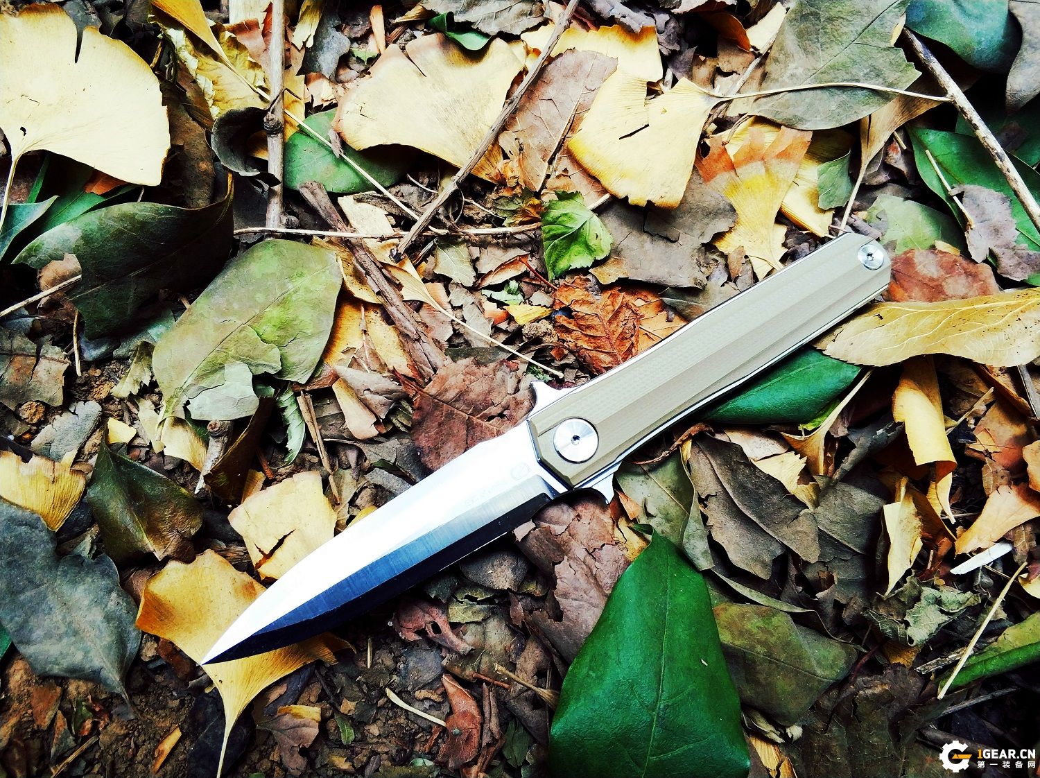 有没有一款双刃刀具，既是*刀折**，又能兼具捅刺和切削的优点呢？