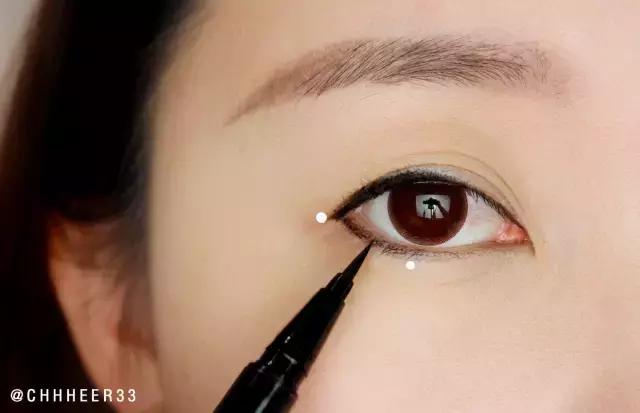 一支眼线笔如何搞定不明显眼妆,只有一支眼线笔怎么画