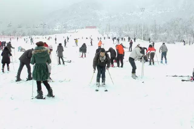 成都泡温泉一日游最佳景点,成都周边100元泡温泉包吃住