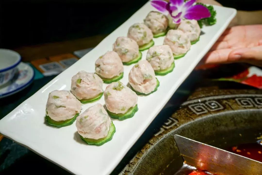 重庆火锅前十强十大必点菜,冬天重庆南山火锅推荐