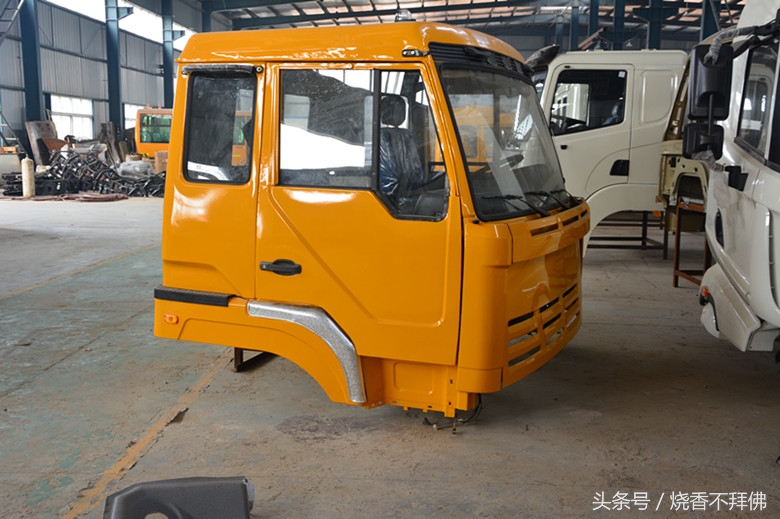 大公司走出来的随州手艺人，红岩金刚杰狮驾驶室一小时装一台