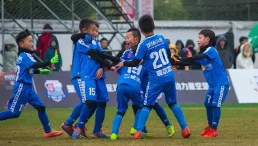 中国足球小将年度颁奖盛典在沪举行！打造中国足球青训旗帜！