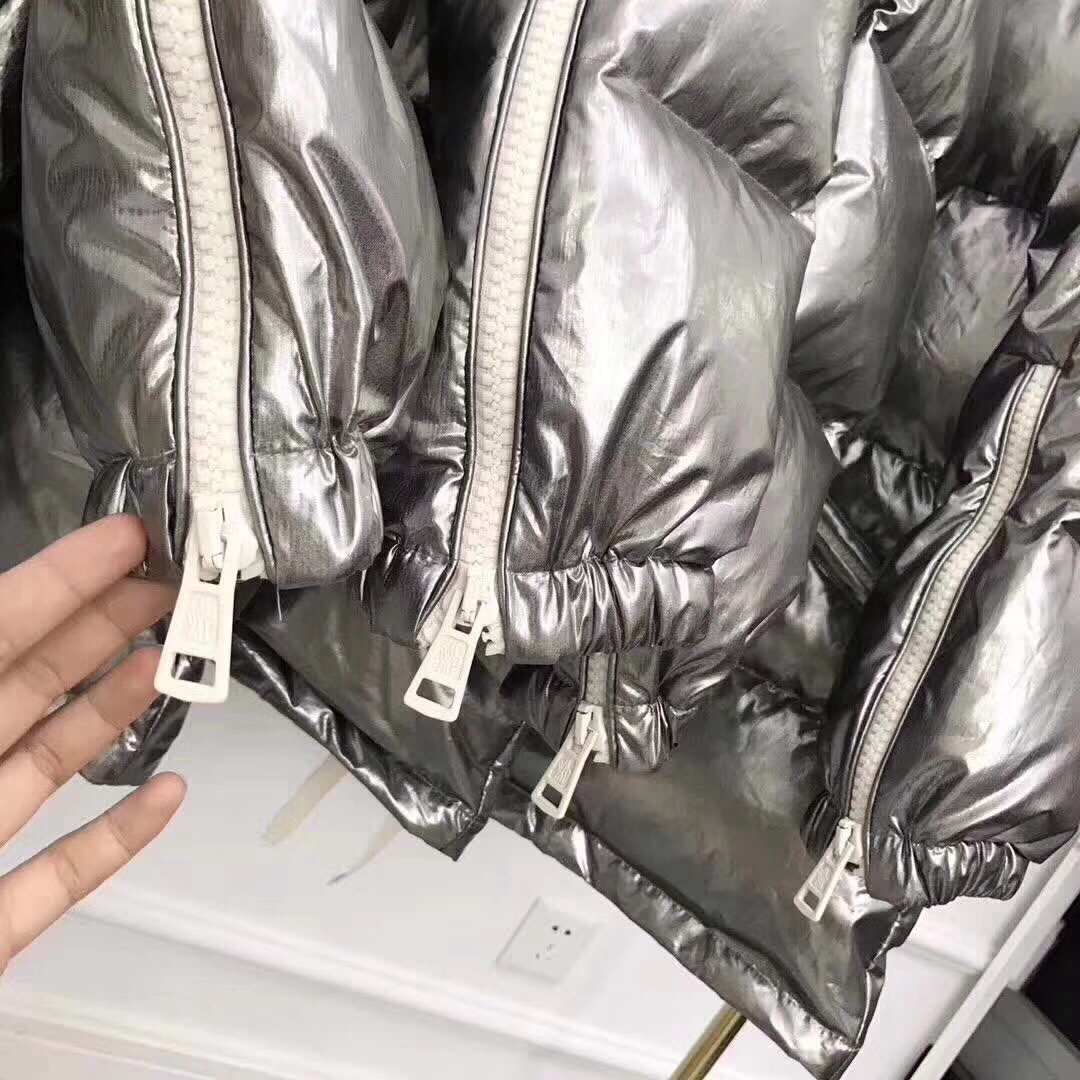 盟可睐moncler羽绒服男,moncler盟可睐男士羽绒怎么穿