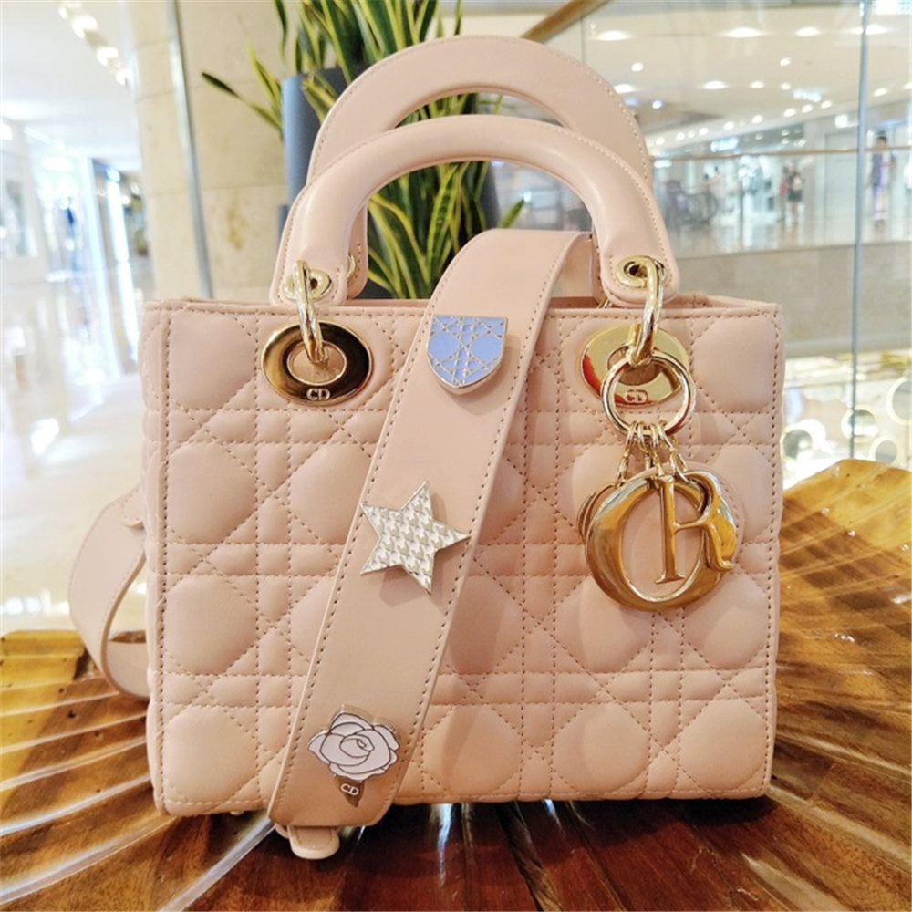 情人节女友准备的惊喜,情人节给你女朋友准备什么礼物