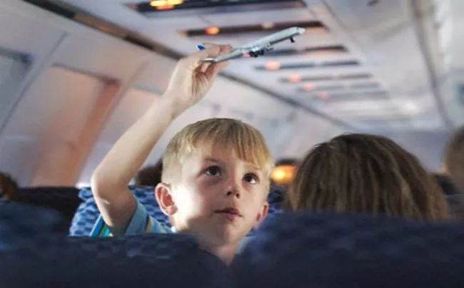 第一次带着宝宝坐飞机详细流程,第一次带两岁宝宝坐飞机详细流程