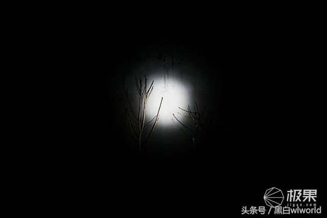 强光家用手电筒远射超亮,照明超远强光手电