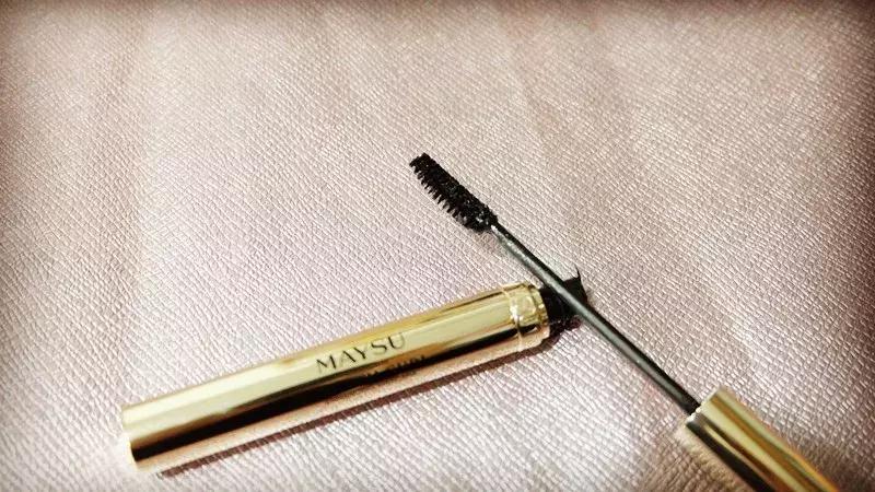 给你们推荐一款超级好用的睫毛膏,这十款睫毛膏让你轻松放大双眼