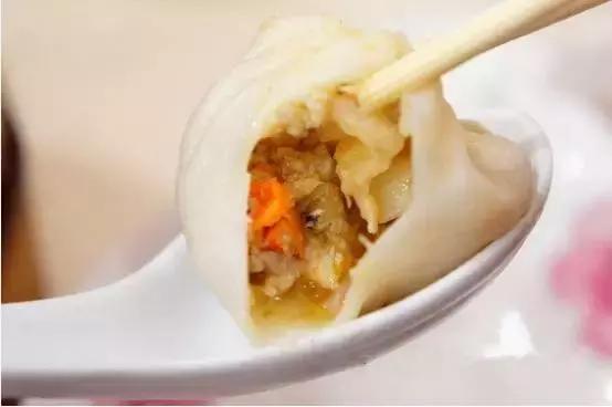 魔都最漂亮的公交,魔都最好吃的小吃一条街