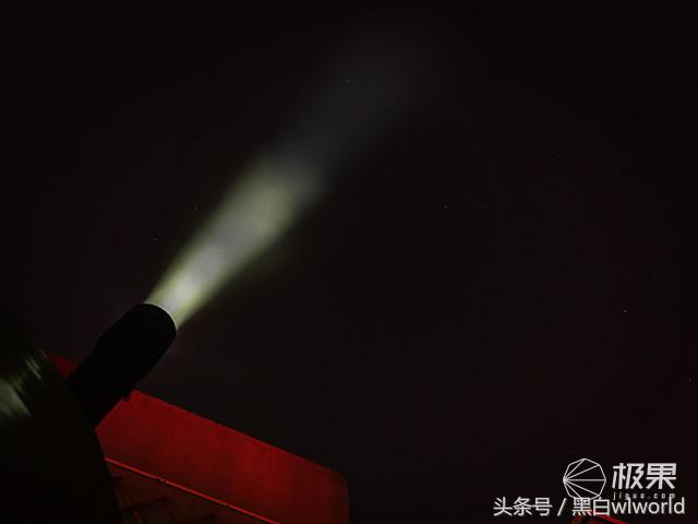强光家用手电筒远射超亮,照明超远强光手电