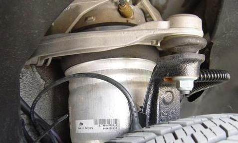 很多豪车都装配有空气悬架，那么空气悬架的厉害之处是什么呢