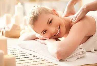 脸上皮肤干燥起皮还出油,脸皮肤干燥起皮红怎么办