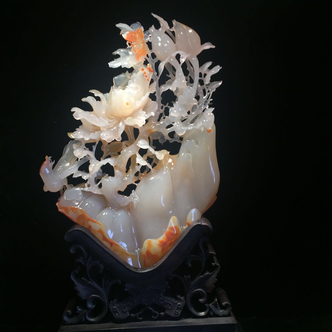 听我一句劝，把你浪费的钱买玉吧！不需十年，三年以后你回头来看