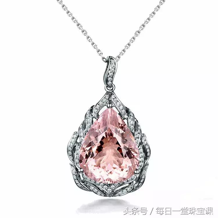 女人过了30这三种首饰不要戴,女人过了30岁必须投资的4样东西