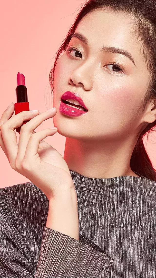 恋与制作人查理苏排行榜,恋与制作人最开始的卡面