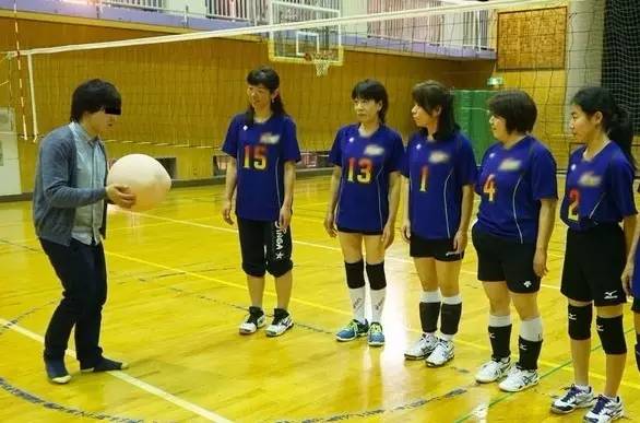 麻麻，请再打一次我完美柔润丰满的屁屁吧！