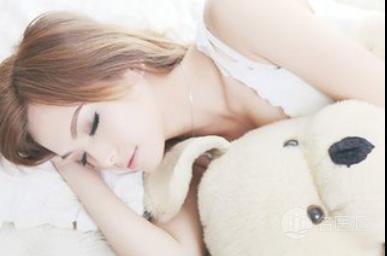 月经推迟4天验孕棒一深一浅,月经推迟小腹胀胀的怎么回事