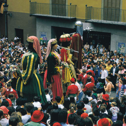 西班牙叠人塔起源,西班牙叠人塔完整视频