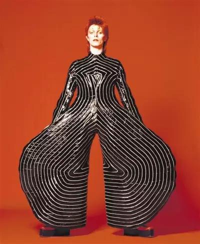 davidbowie为什么改名,davidbowie年轻时