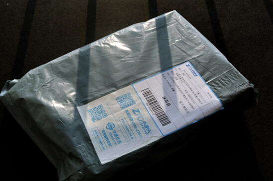 女子口撕快递致烂嘴,签拆快递,须注意以下三点卫生