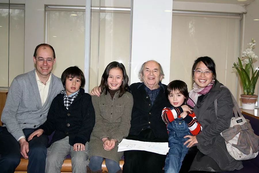 为什么我们都爱花木兰，这本中英艺术家合作的图画书细细向你道来丨读书者说