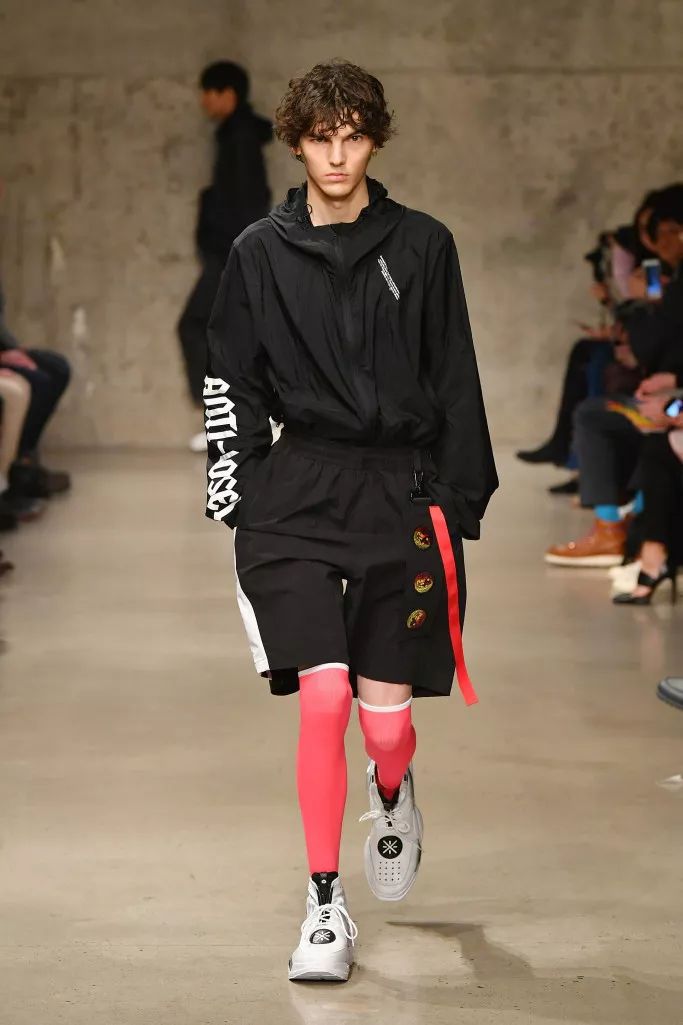 李宁新款打篮球最舒服的是哪一款,李宁和匹克篮球鞋推荐