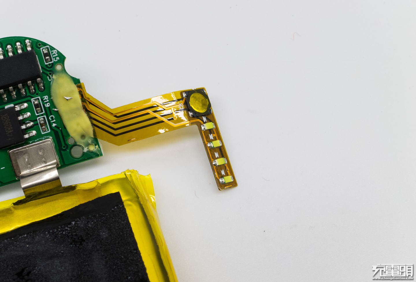 现在手机换电池麻烦,汽车换电池麻烦吗