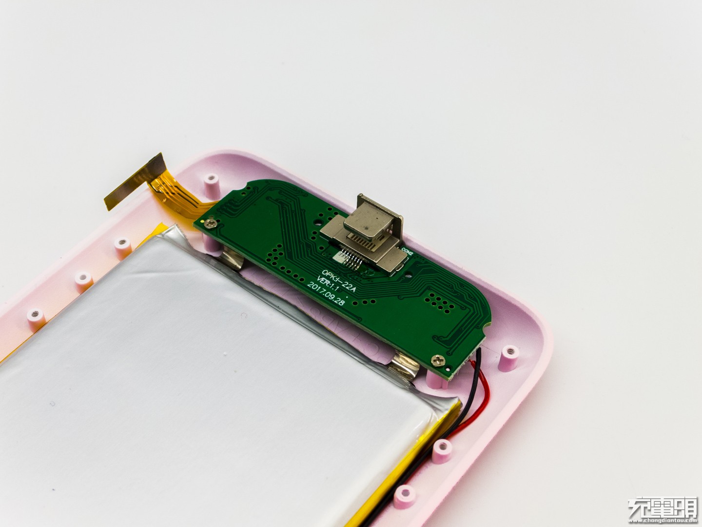 现在手机换电池麻烦,汽车换电池麻烦吗